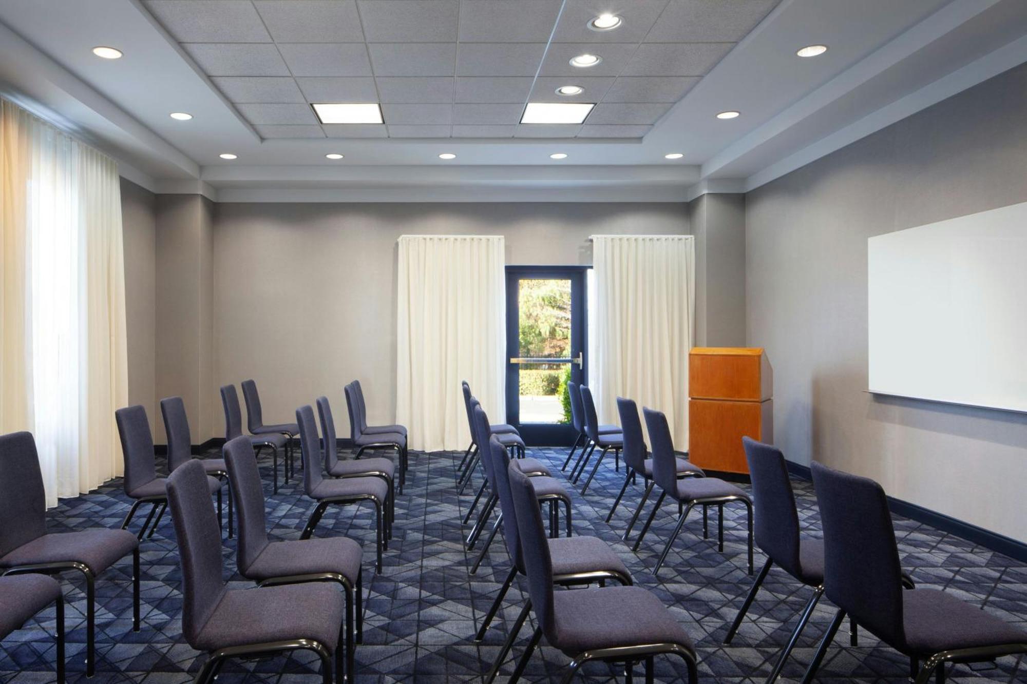 Courtyard By Marriott Newark Silicon Valley Luaran gambar
